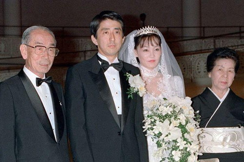 安倍晋三の馴れ初め 昭恵は僕のマドンナ 首相のベタ惚れで交際開始 Jewelry Life