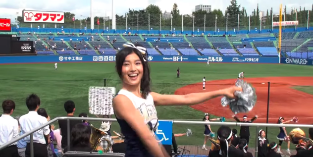 明治大学でチアリーダーをしていたときの土屋炎伽