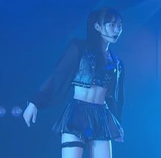 山内瑞葵の腹筋『右足エビデンス』