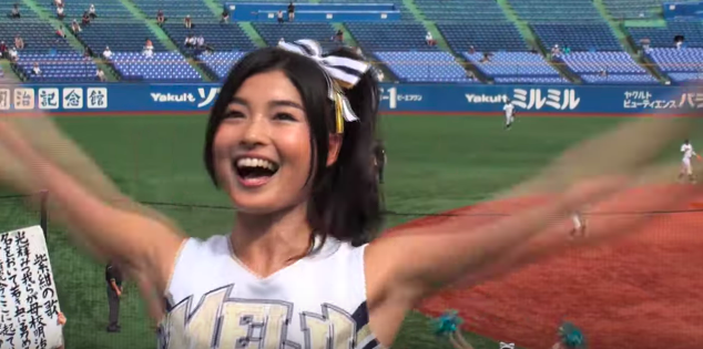 明治大学でチアリーダーをしていたときの土屋炎伽